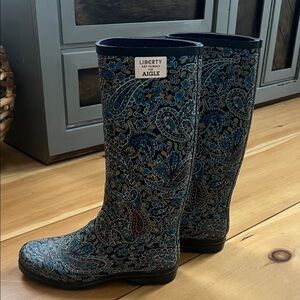 Aigle Women's Paisley Pattern Boots - Blue and Black